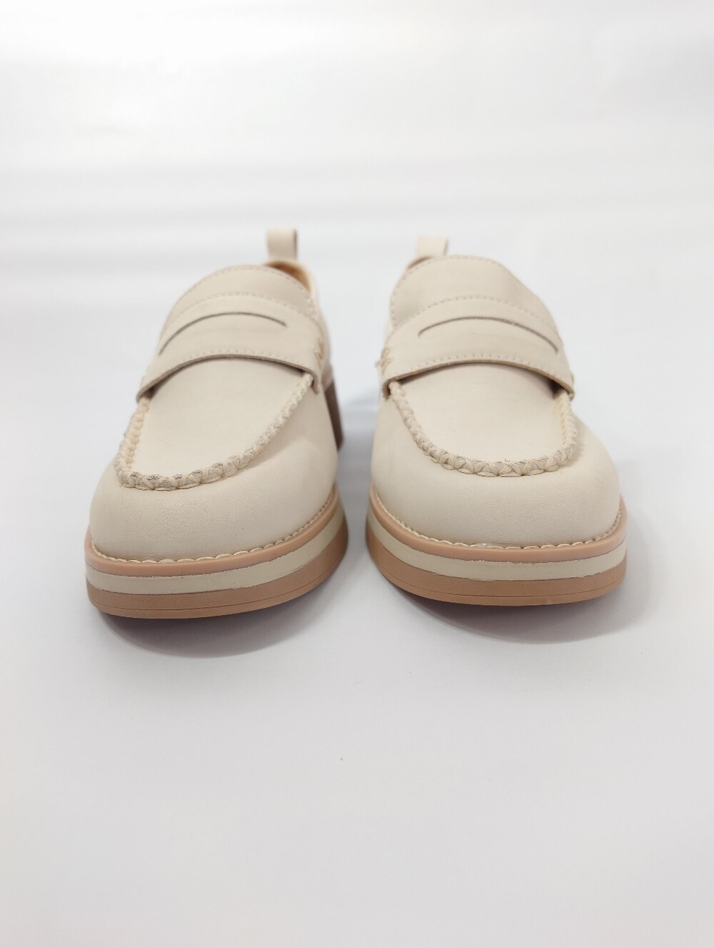 Crown Vintage Ivory Leather Penny Loafers Block Heel Size 9.5M - Picture 6 of 9